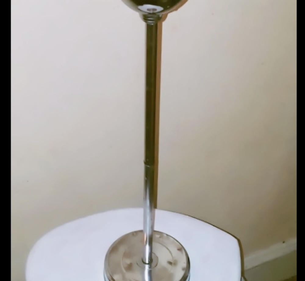 Standing Vintage ashtray !